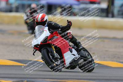 media/Jan-15-2023-SoCal Trackdays (Sun) [[c1237a034a]]/Turn 2 Set 2 (1155am)/